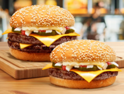 Paket Cheeseburger Deluxe, Medium